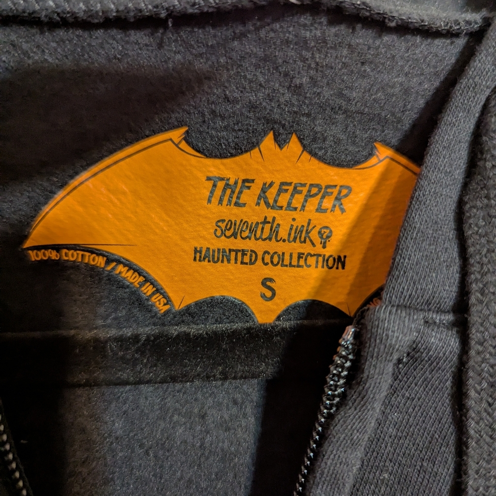 NWT Seventh Ink Haunted Collection "The Keeper" Black Skull Graphic Zip Small - Picture 4 of 7